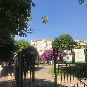 Appartamento Roses & Ivy, Rue Du Congres 